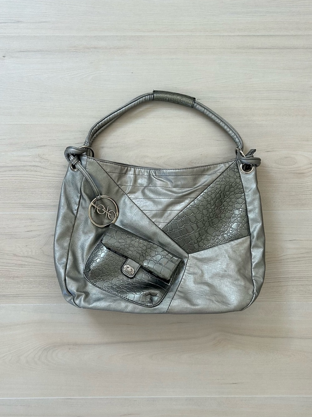 silver xoxo shoulder bag